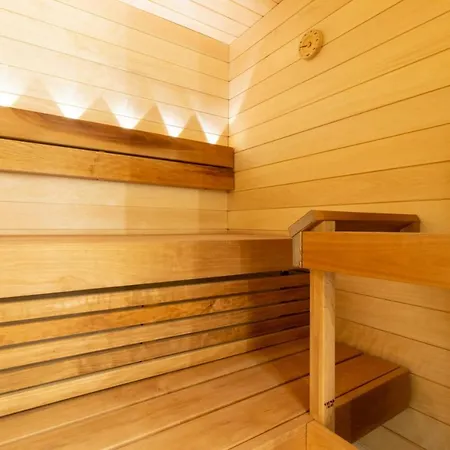And Spacious For 4 With Sauna * Helsingfors